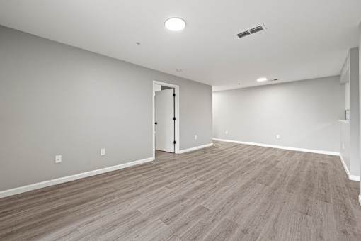 ROom with light at 2000 Oasis Apartments, Apartments, Atlanta, GA