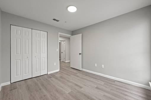 bedroom at 2000 Oasis Apartments, Atlanta