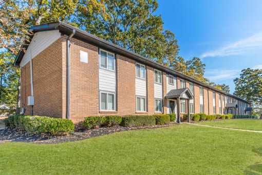 Exterior View at Ridgewood Apartments, Lawrenceville, 30045