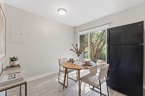 Room with Round dining table at Broadway at East Atlanta, Atlanta, GA, 30316