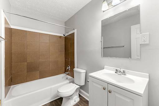 Bathroom at Balfour East Lake Apartments, Atlanta, 30316