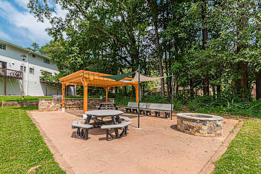 Picnic area at Pinewood Townhomes, Tucker, Georgia