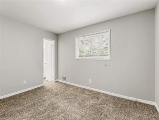 Large Unfurnished room at Pinewood Townhomes, Tucker