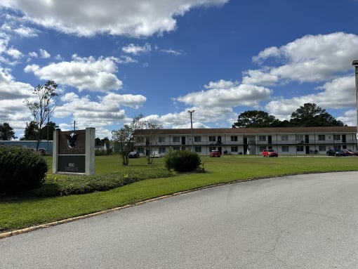 the building where the motel is located