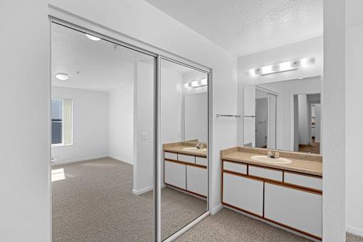 Bathroom With Vanity Lights at Summer Creek Apartments, Oregon, 97223
