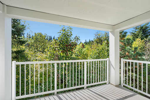 Large Balcony at Summer Creek Apartments, Tigard, OR
