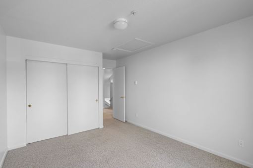 Unfurnished Bedroom at Summer Creek Apartments, Tigard, 97223
