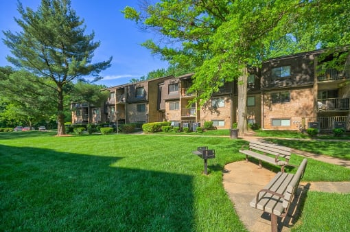 West Wood Oaks BBQ and Grill Area