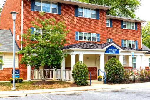 Admiral Oaks Community Center