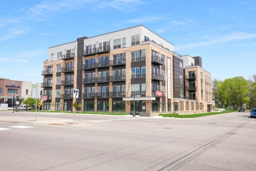 Liffey on Snelling | High End Apartments in St. Paul, MN
