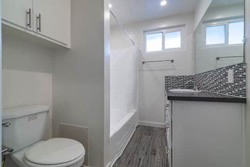 Full bathroom