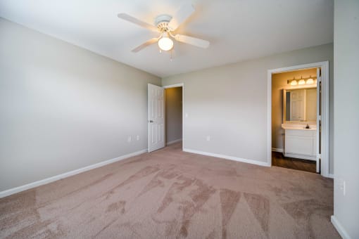 Spacious bedroom, Unfurnished with view of En Suite Bathroom