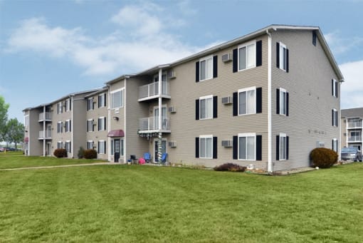 Elegant Exterior View at Martin Estates Apartments, Indiana, 46176