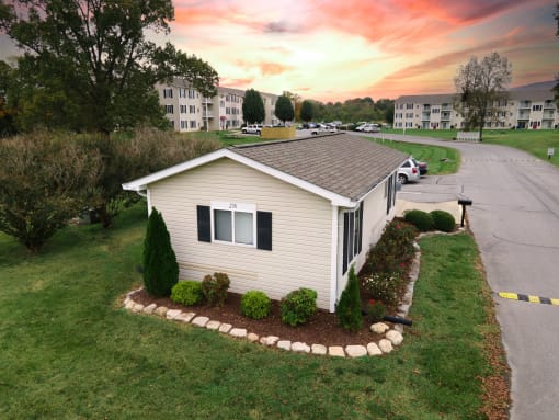 Exterior Davis Estates Apartments in Shelbyville TN