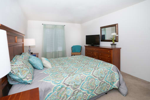 Master Bedroom at Eddins Estates Apartments, Alabama