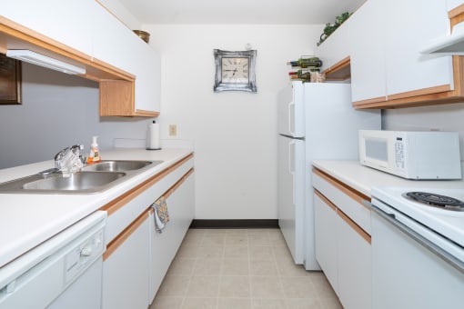 Kitchen gallery at Eddins Estates Apartments, Alabama