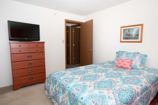 Second bedroom  at Eddins Estates Apartments, Tuscaloosa, 35453