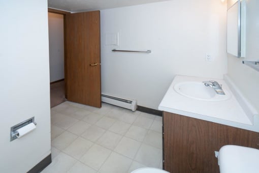 360 W. Woodlawn Ave, Hastings, MI 49058
