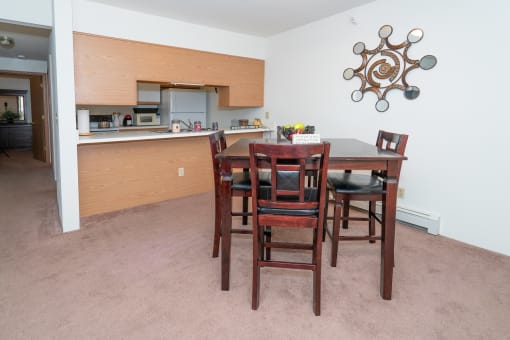 Dining area  at Hornbrook Estates Apartments, Evansville, 47715