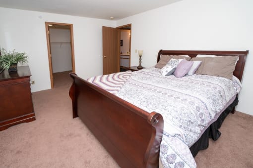 Master Bedroom  at Hornbrook Estates Apartments, Evansville, 47715