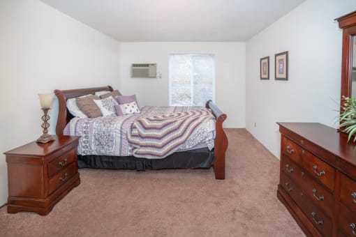 Master bedroom  at Hornbrook Estates Apartments, Evansville, 47715