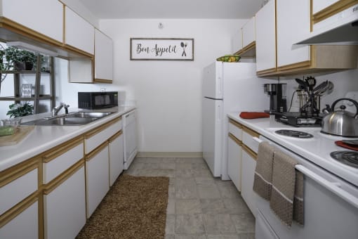 Kitchen gallery at Martin Estates Apartments, Shelbyville, 46176
