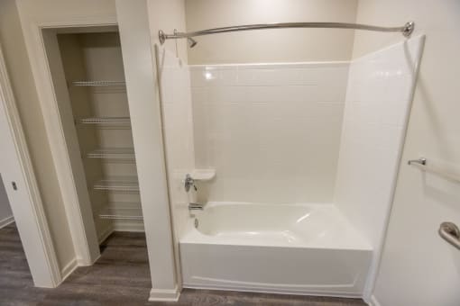 Walton Harbor apartment homes in Gainesville, Georgia Spacious Bathrooms
