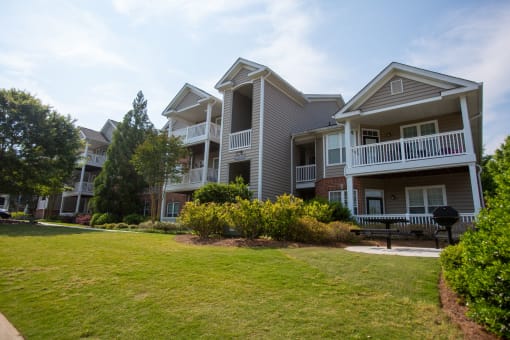 Walton Reserve Apartment Homes Greenspace