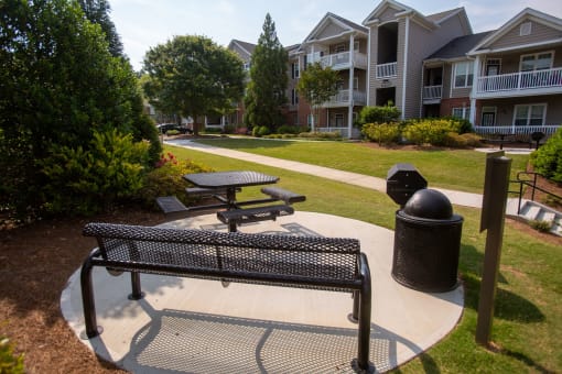 Walton Reserve Apartment Homes Grilling Area
