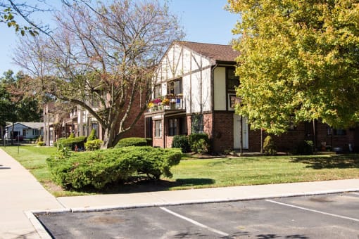 Courtyard With Green Space at Brookwood at Islip, Islip, NY