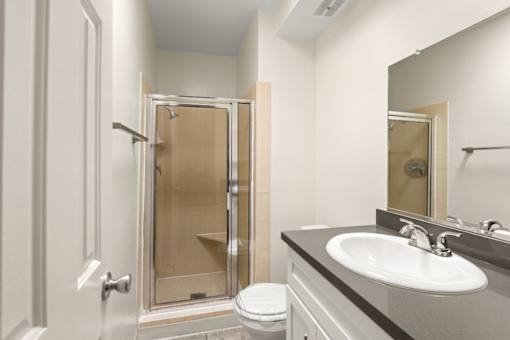 Full Bathroom  at White Oak Terrace Apartments, Encino, CA