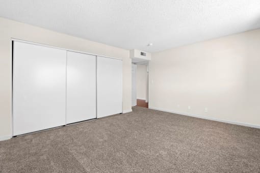 Berber Carpet One Bedroom Apartment in Canoga Park