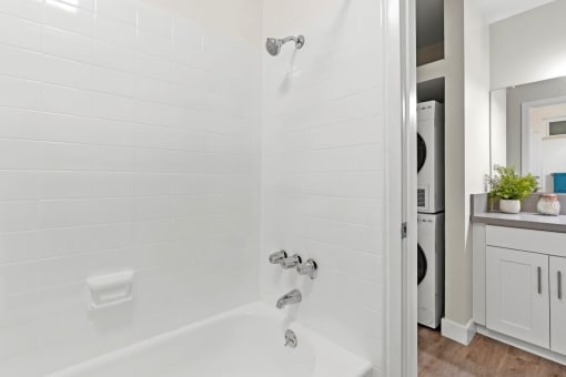 Bathtub at Parkway Terrace Apartments, California, 90230