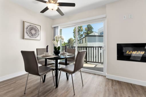 Dining Nook at Parkway Terrace Apartments, Culver City, 90230