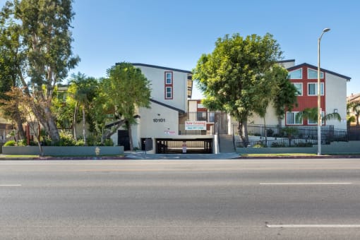 Apartments in Chatsworth , Ca Parking