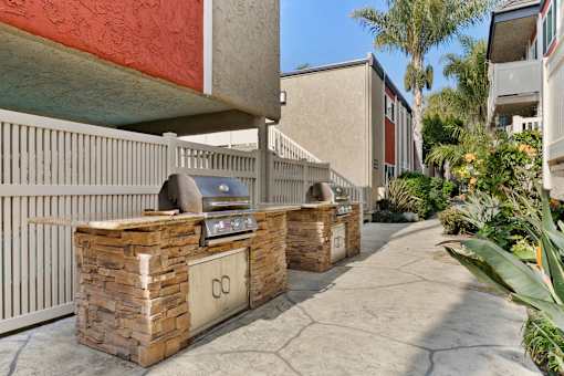 BBQ Area at Casa De Marina Apartments, Los Angeles, 90066