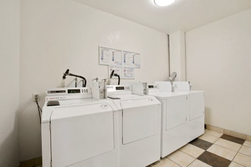 Apartments for rent in Encino Laundry Room