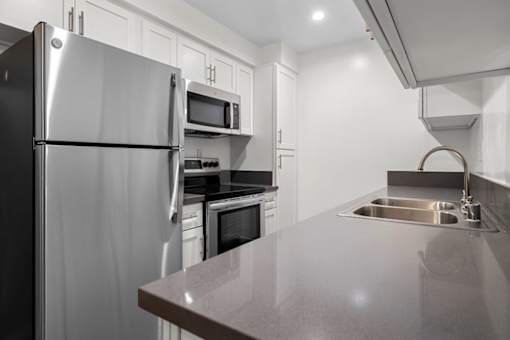 Fully Equipped Kitchen at Lombardi Apartments, Woodland Hills, CA, 91367