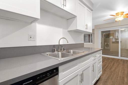 Kitchen Appliances at Lombardi Apartments, Woodland Hills, CA, 91367