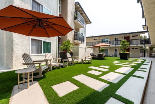 Courtyard Patio at Parkway Terrace Apartments, Culver City, California