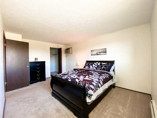 Model Master Bedroom at Condor Garden Apartments, Ohio