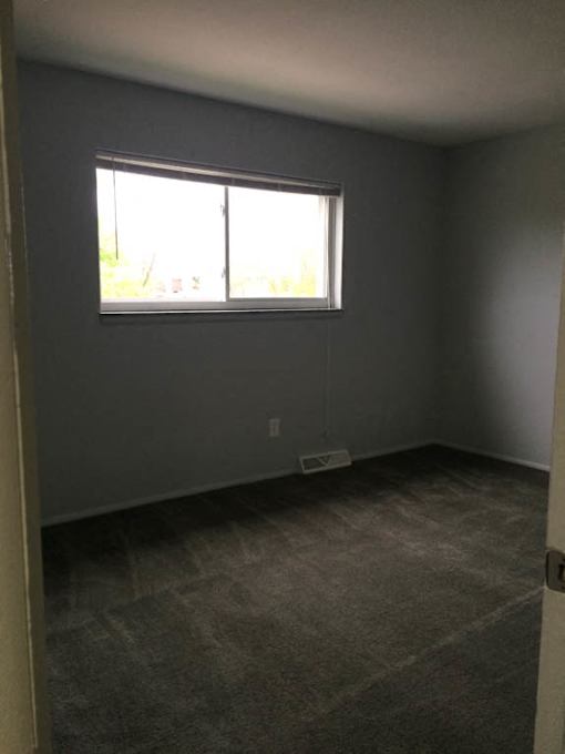 Plush Carpeting at Garfield Villa Apartments, Ohio
