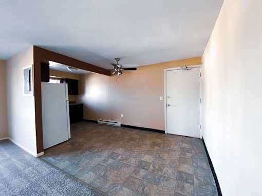 1 Bedroom Dining Area