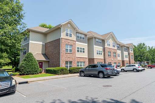 Parking Lot View at Greylin Ridge Apartments, North Carolina, 28625