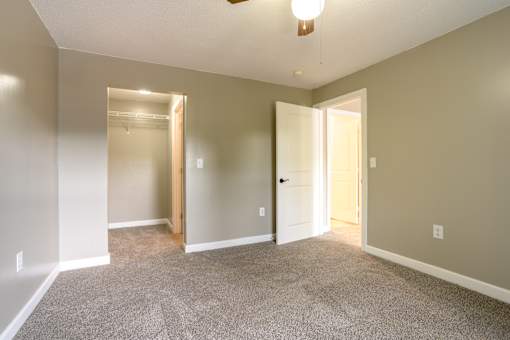 Carpeted Bedroom at Spaulding Woods Apartments, Marion, NC 28752