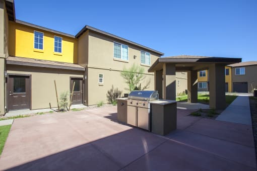 BBQ Grill Area at San Mateo Townhomes in Phoenix Arizona July 2021 2