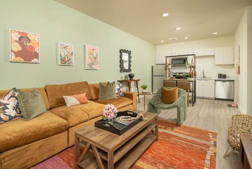 Common Area of One bedroom at Streamliner 87th Apartments