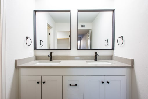Double Vanity Bathroom at The Grove at Tramway Apartments in Albuquerque New Mexico