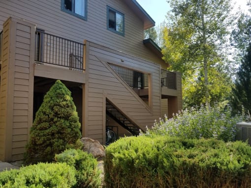 Exterior and landscaping at university west apartments in flagstaff az