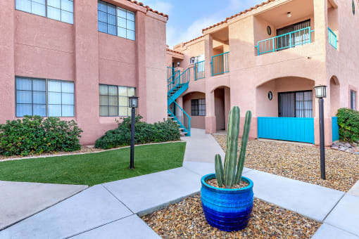 Exterior of Winterhaven Terrace Apartments in Tucson Arizona